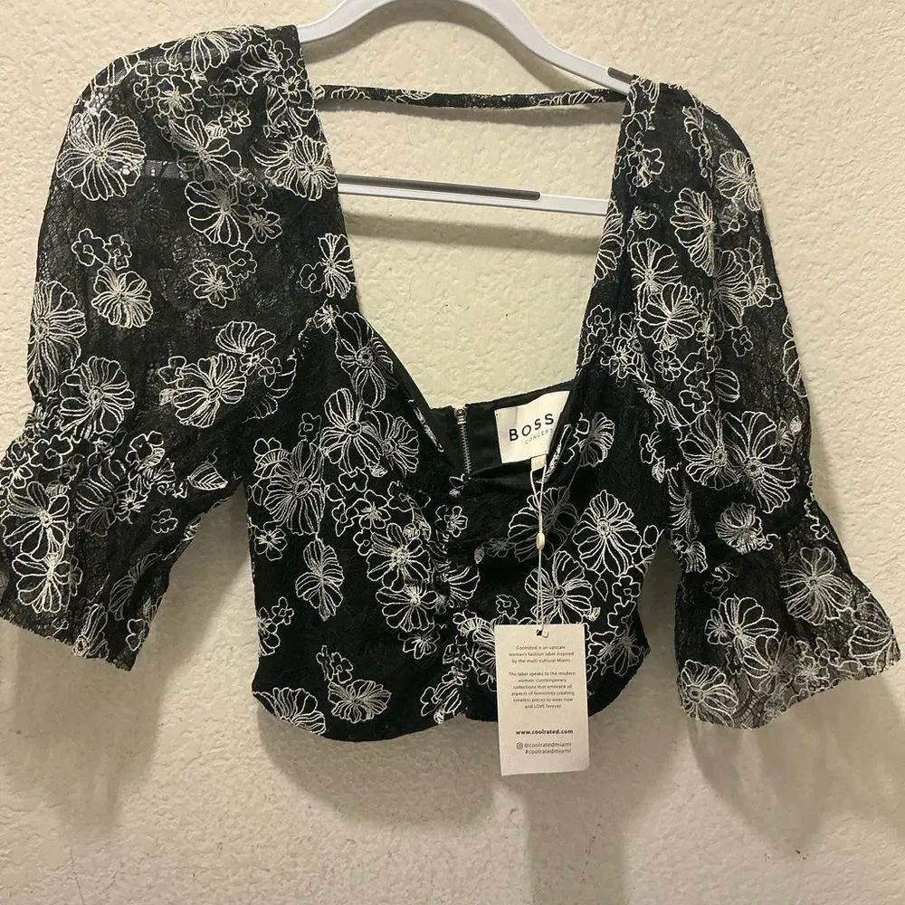 NWT BOSSA Sz M Black and White Patterned Crop Top puffed sleeves